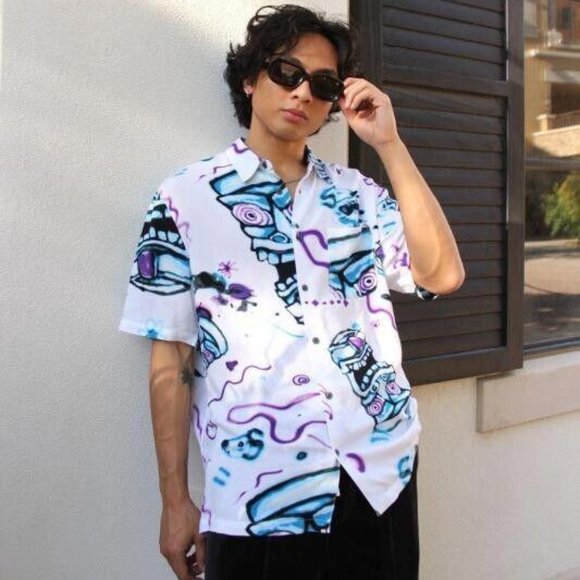 Urban Outfitters UO Face Print Short Sleeve Button-Down Shirt Men's XL - Picture 1 of 5